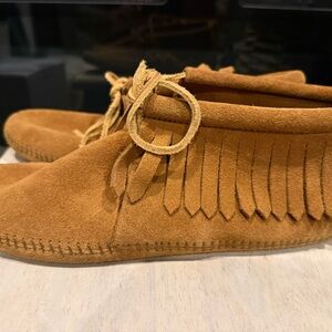 Minne Tonka Suede Fringe Moccasin Loafers - Tan